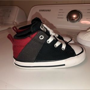 Toddler size 7 Converse